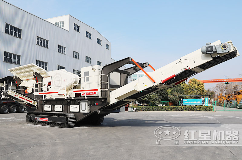 履帶移動(dòng)顎破機(jī)，同時(shí)配振動(dòng)給料機(jī)，輕松給料更便捷 